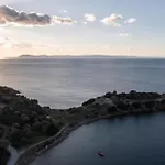 Adam House-castle View * Toroni