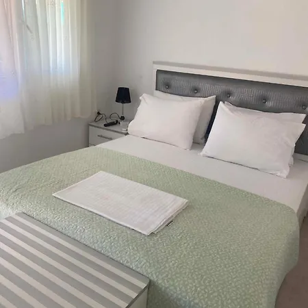 Adam House-castle View בית נופש