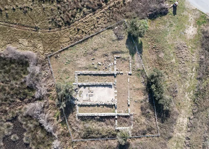 Adam House-castle View *